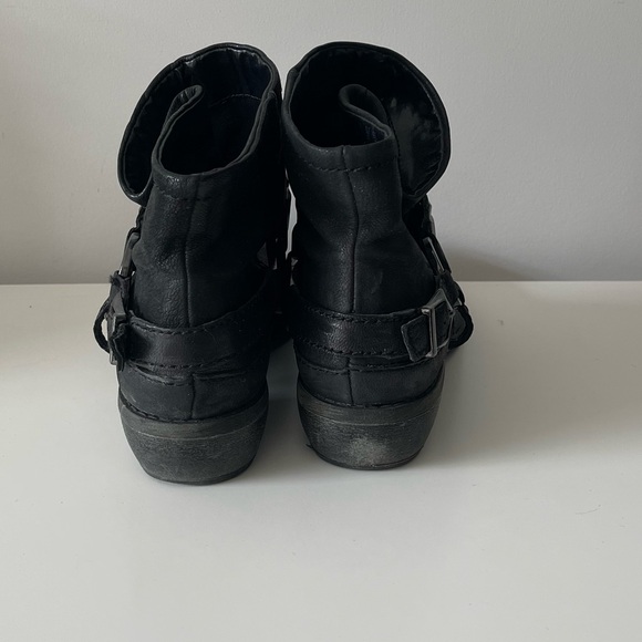 💯3/30$ Fergie Leather Margo 2 Booties - Picture 3 of 7